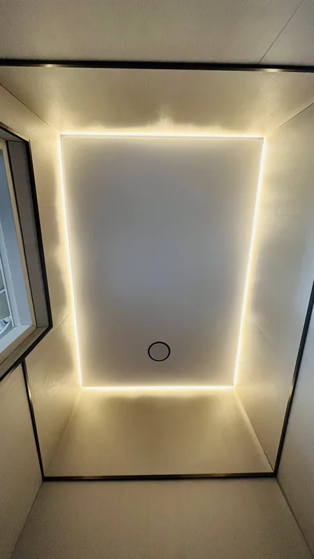 Парящий натяжной потолок с LED-подсветкой LuxeSpan