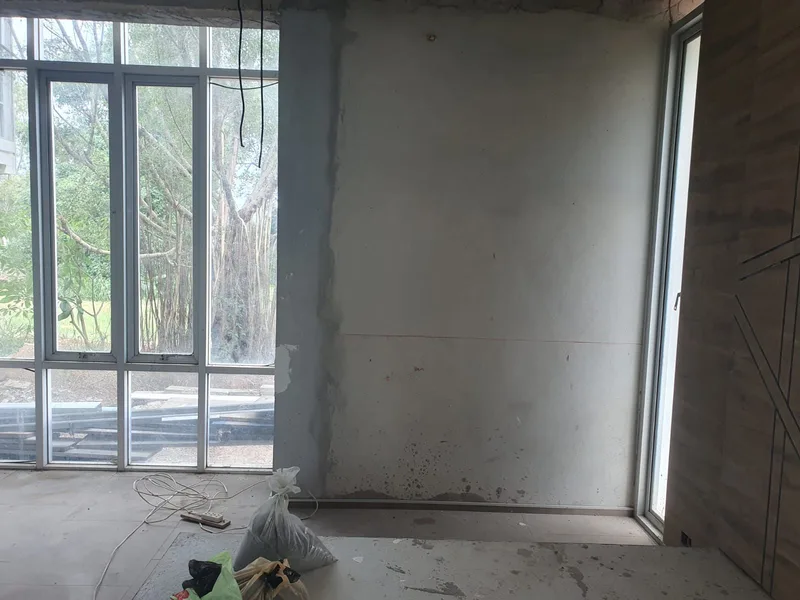 Concrete walls with protruding wires